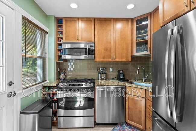 Building Photo - 303 Mt Vernon Ave