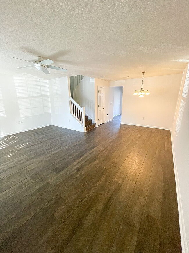 Building Photo - Single Family Home