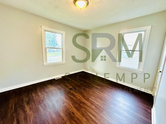 Building Photo - 2BR off Taylor Blvd with open floor plan *$400 off 1st months rent*