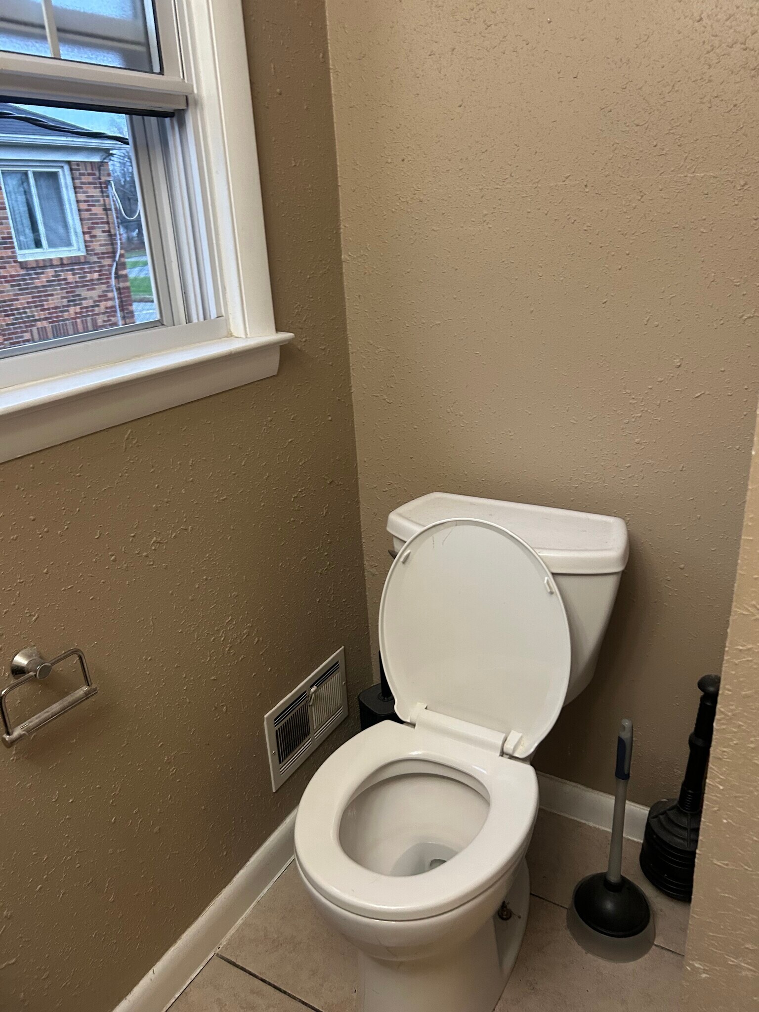 Building Photo - 2049 Tremainsville Rd