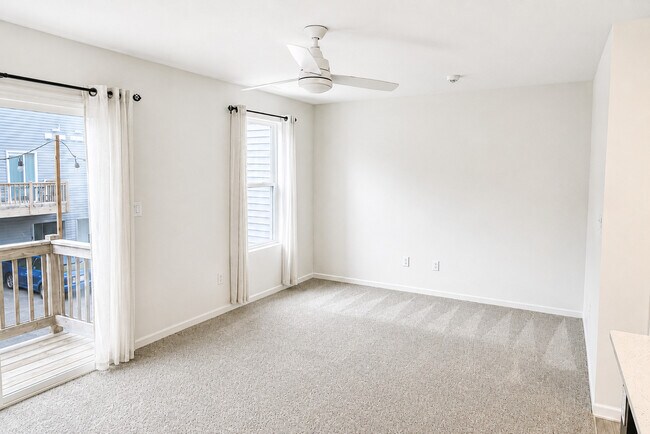 Building Photo - 2241 Sassafras Wy