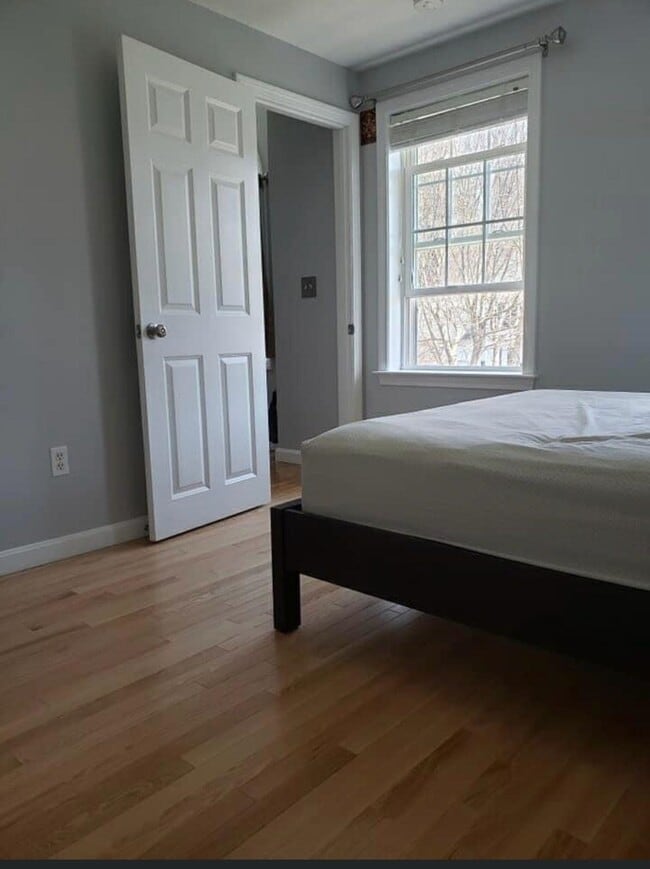 Building Photo - 9 Sunblaze Dr