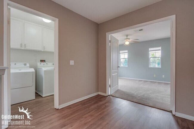 Building Photo - Stunning  5Bdm 3.5Ba  Home with Private Backyard in Prime Location of Oceanside!