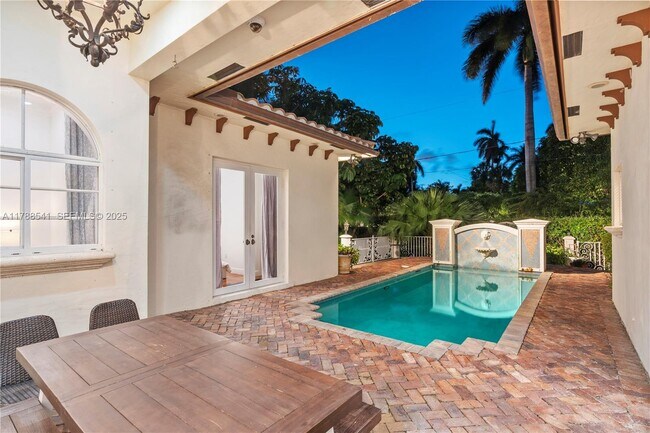 Building Photo - 1223 Jackson St