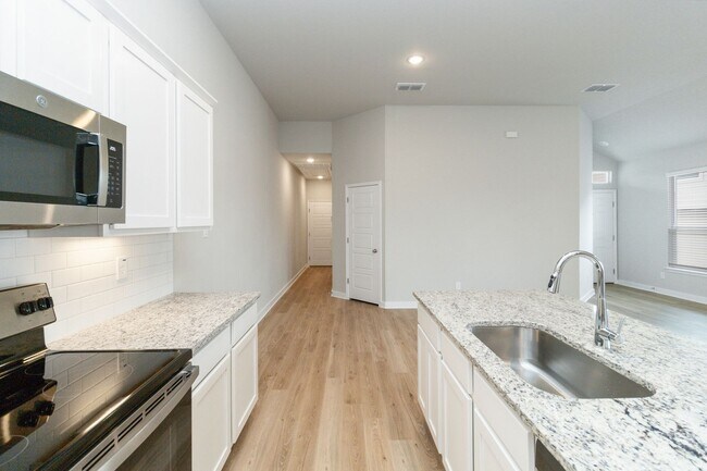 Building Photo - 830 Staglin St