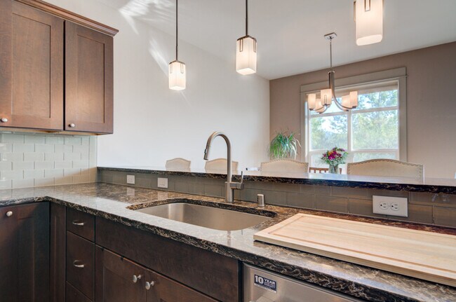 Building Photo - 2338 Gallatin Green Blvd