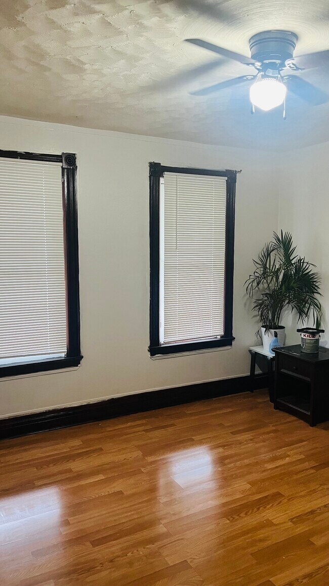 Dinning room - 1017 Mathews Ave