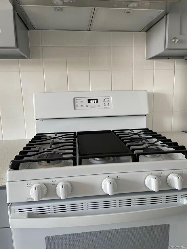 Building Photo - 149-43 35th Ave