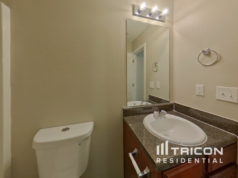 Building Photo - 2880 Chilhowee Dr