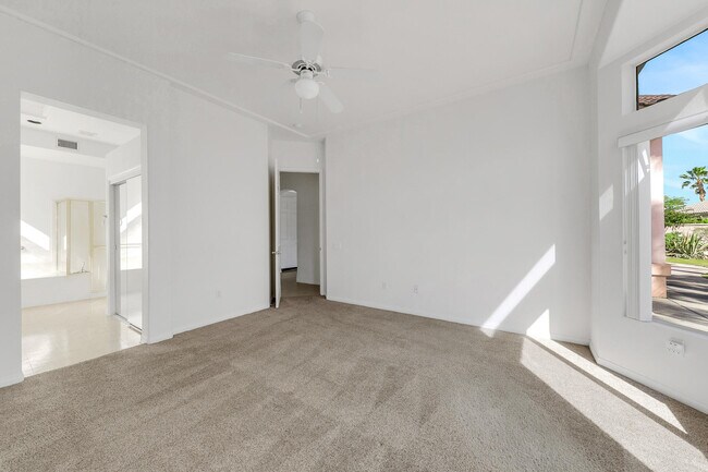 Building Photo - 78549 Links Dr