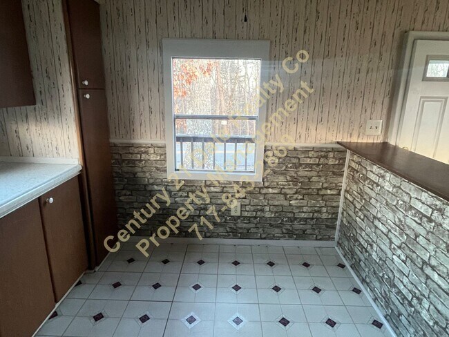 Building Photo - 2 Bedroom 1 Bath home in East Berlin