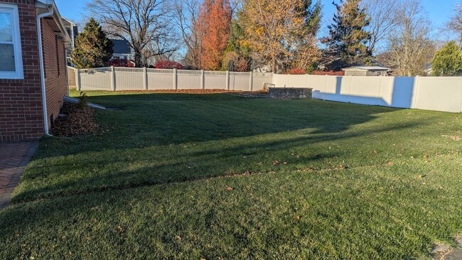 Building Photo - ***Please Respond Directly to the Online Listing, Calls May Not Be Returned***