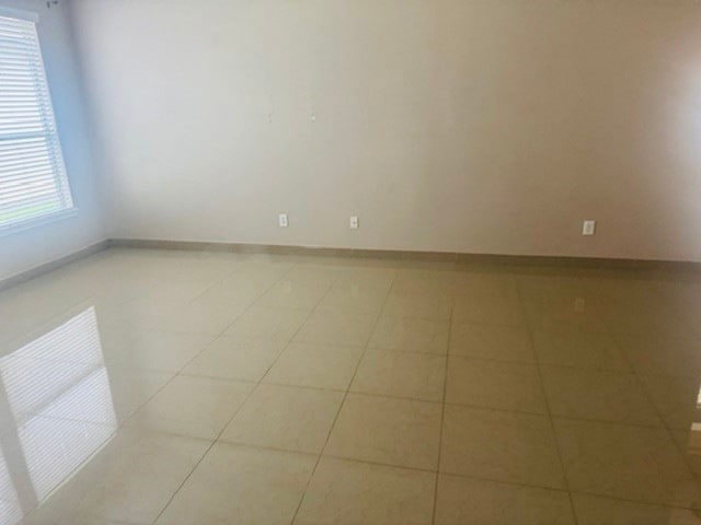 Building Photo - 7651 Oak Sage Dr