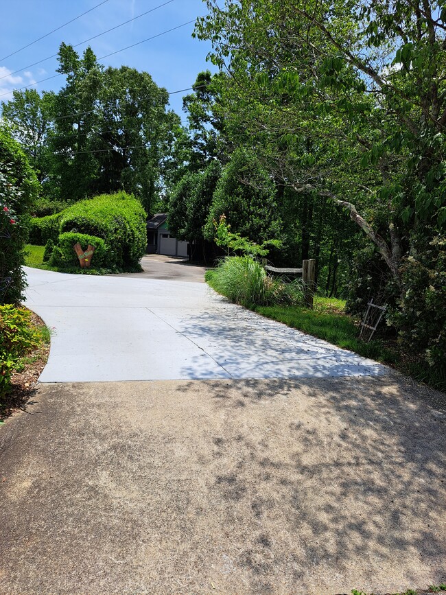 Driveway entrance - 1600 Woodland Way