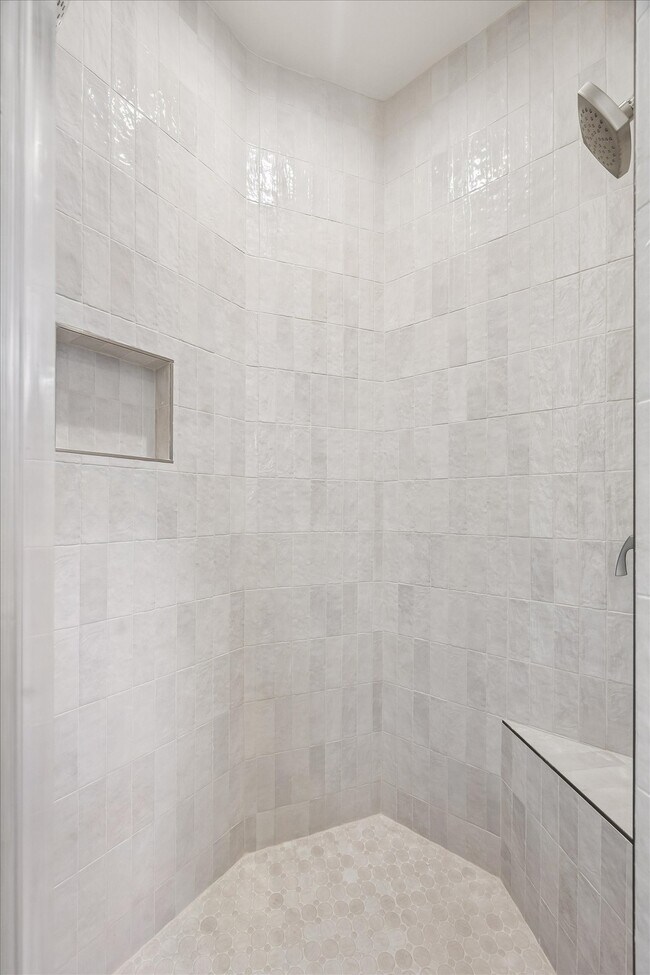 Building Photo - 1332 W 21st St
