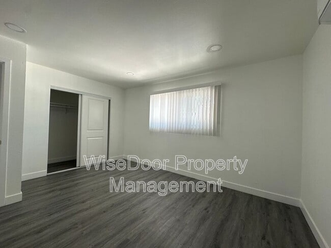 Building Photo - 1810 E Adams Ave