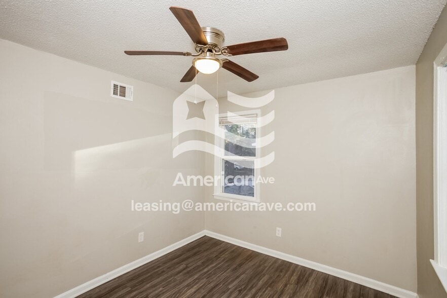 Building Photo - 4815 Barony Dr