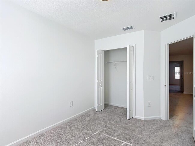 Building Photo - 4950 SW 81st Lp