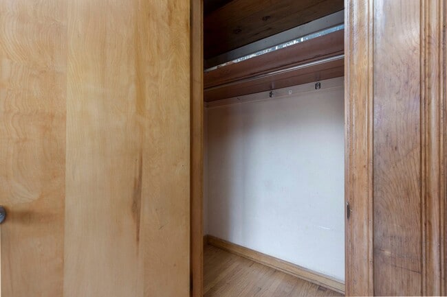 Building Photo - 3706 Chevy Chase Rd