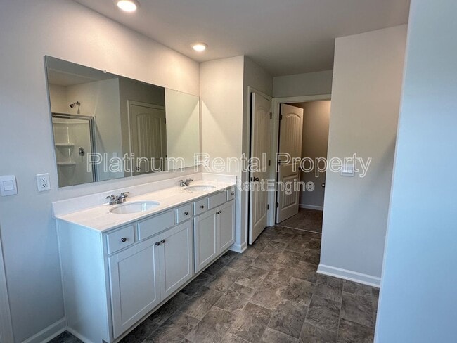 Building Photo - 488 Stoneybrook Dr