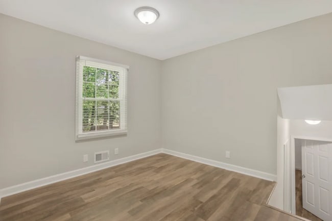 Building Photo - 2582 Hatfield Cir SE
