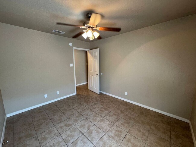 Building Photo - 1301 Powder River Dr