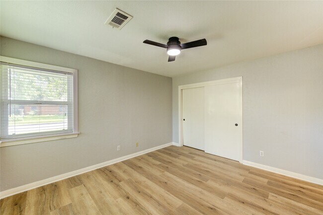 Building Photo - 3402 Gannett St