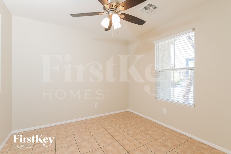 Building Photo - 987 Eureka Dunes Ave