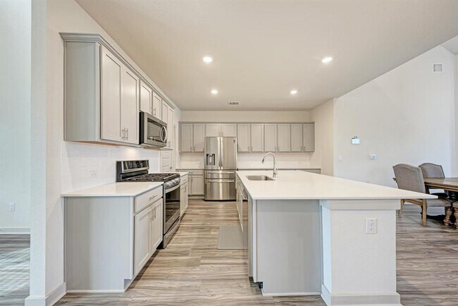 Building Photo - 7420 Peggie Nell Dr