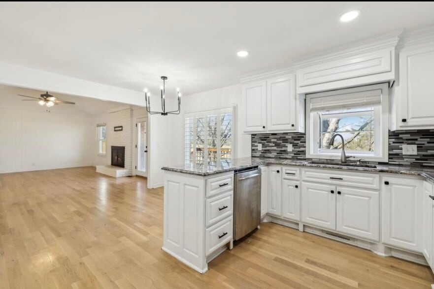 Building Photo - 1726 Lewisburg Pike