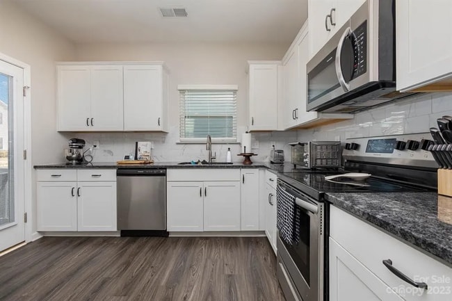 Building Photo - 549 Kiser Ln