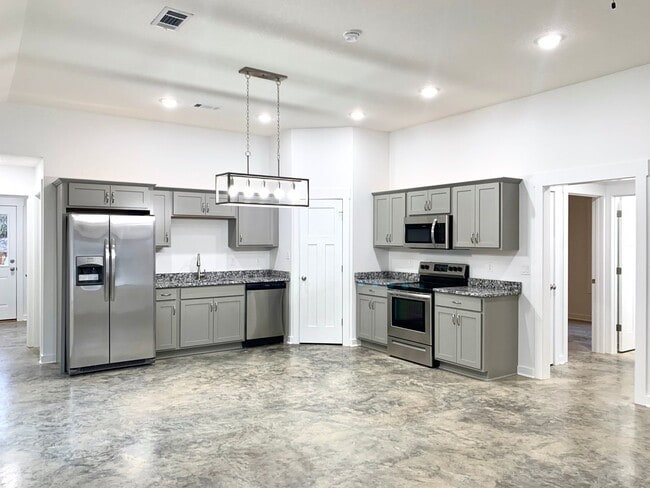 Building Photo - 260 Wolf Den Dr