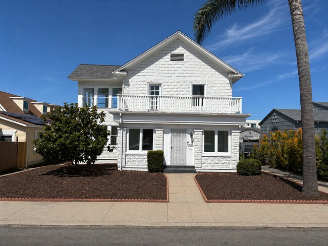 Building Photo - 4874-4876 Palm Avenue
