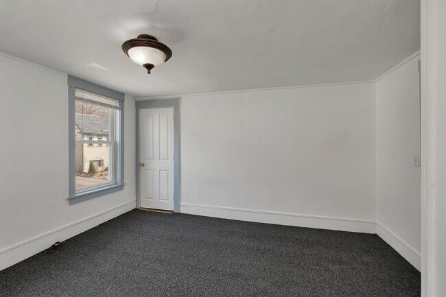 Building Photo - 135 Franklin St