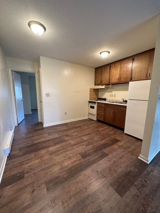 Building Photo - Apartment for Rent