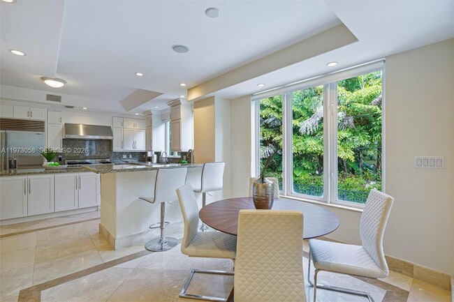 Building Photo - 541 S Mashta Dr