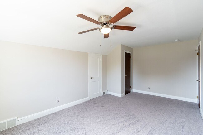 Building Photo - Rare 4 bed Gem in Marple Newtown