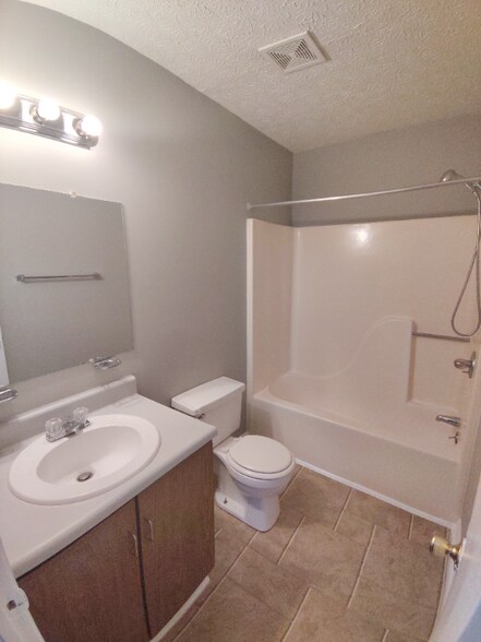 Building Photo - 29 Fonda Dr