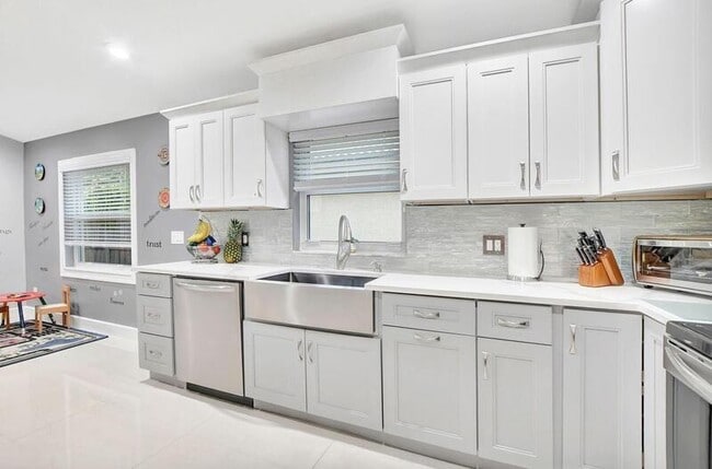 Building Photo - 22687 Royal Crown Terrace E