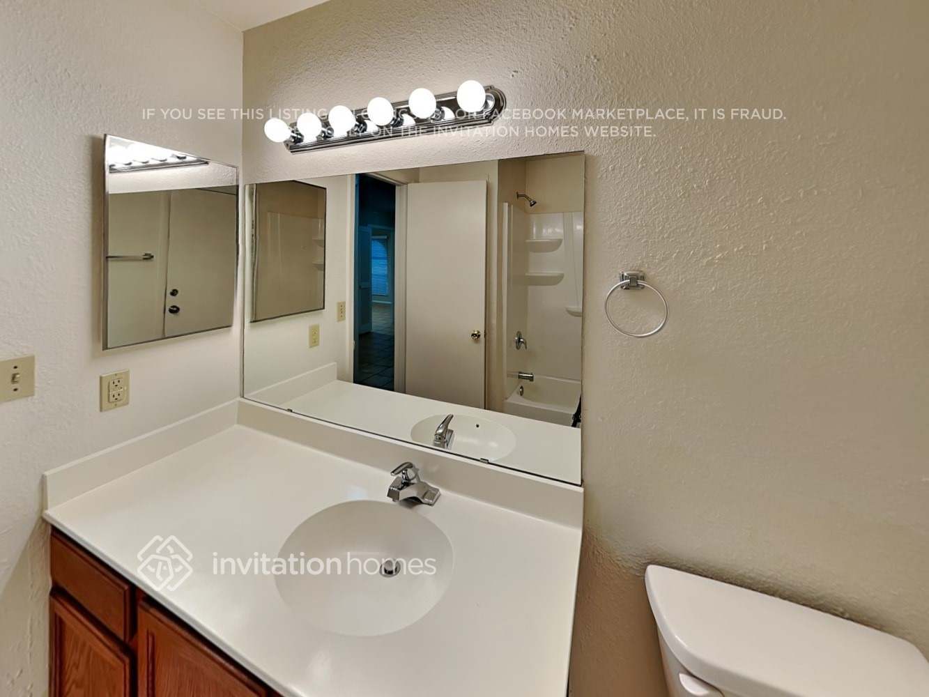 Building Photo - 7748 W Cherry Hills Dr