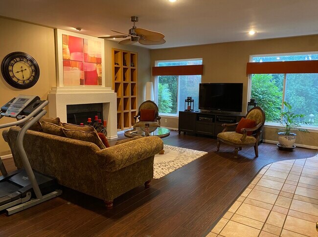 Building Photo - 7624 Beringer Ct