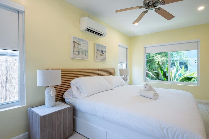 Building Photo - 334 Oregon St