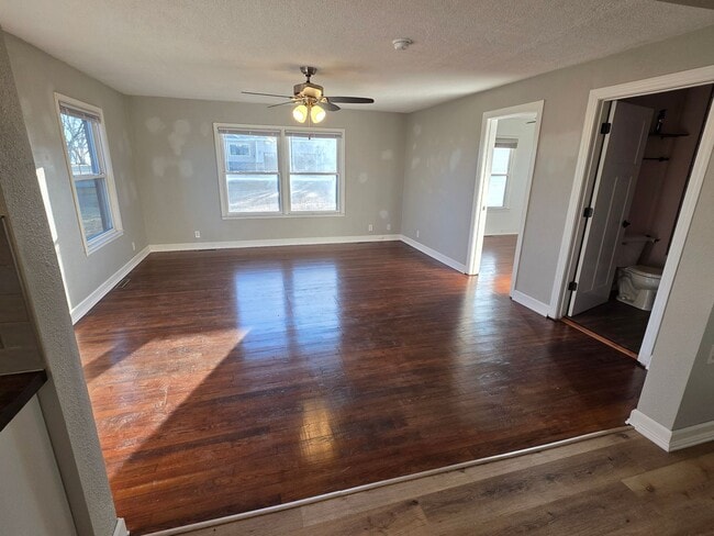 Building Photo - Charming 2 Bed | 1 Bath in a Beautiful Neighborhood