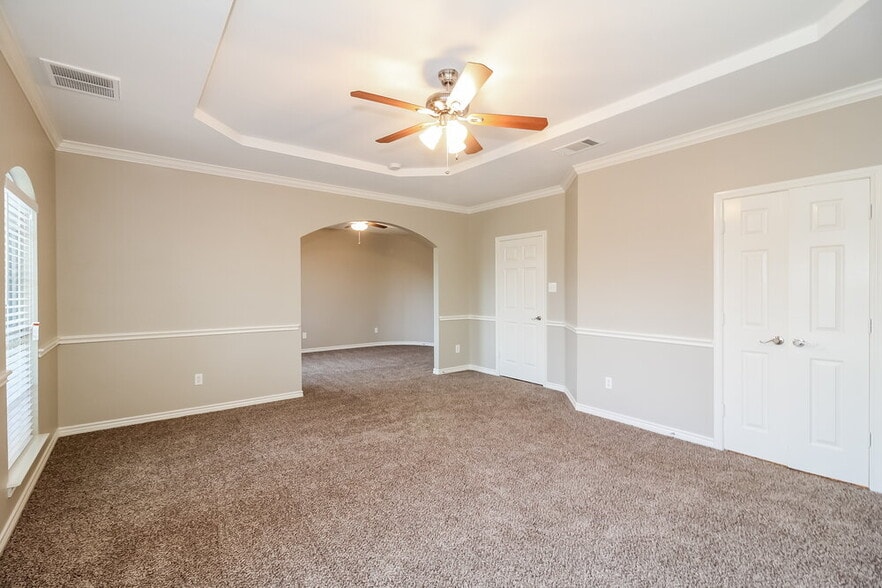 Building Photo - 102 Hartley Ln