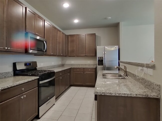 Building Photo - 40807 Mostyn Hill Dr