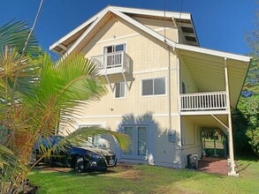 Building Photo - Beautiful Oceanfront 1 Bedroom Unit on Kal...