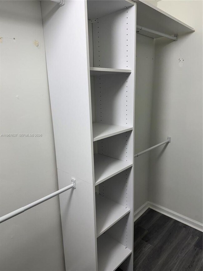 Building Photo - 129 San Remo Blvd