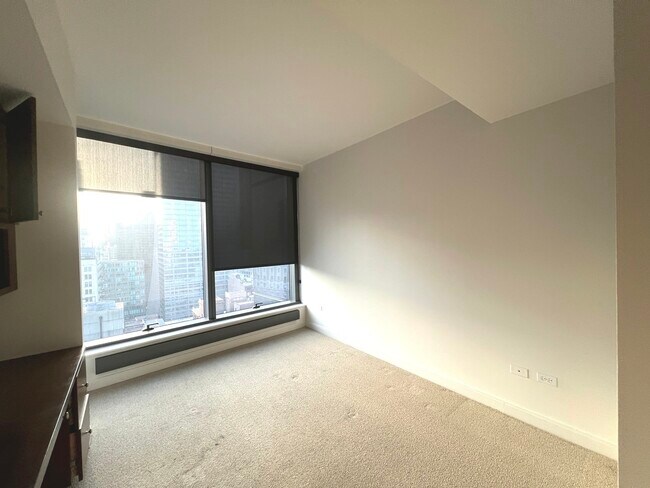 Building Photo - 60 E Monroe St