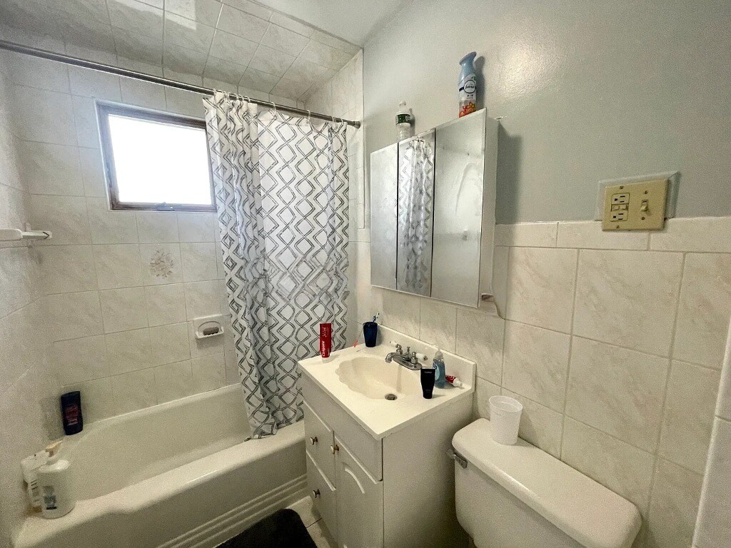 Building Photo - 38 George St