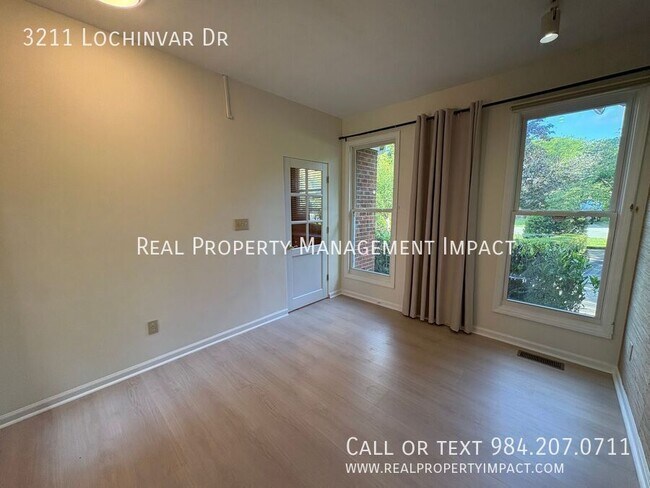 Building Photo - 3211 Lochinvar Dr
